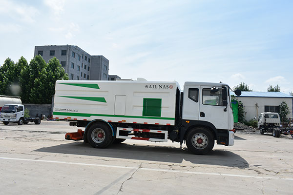 KY开元集团滚扫式吸尘车厂家